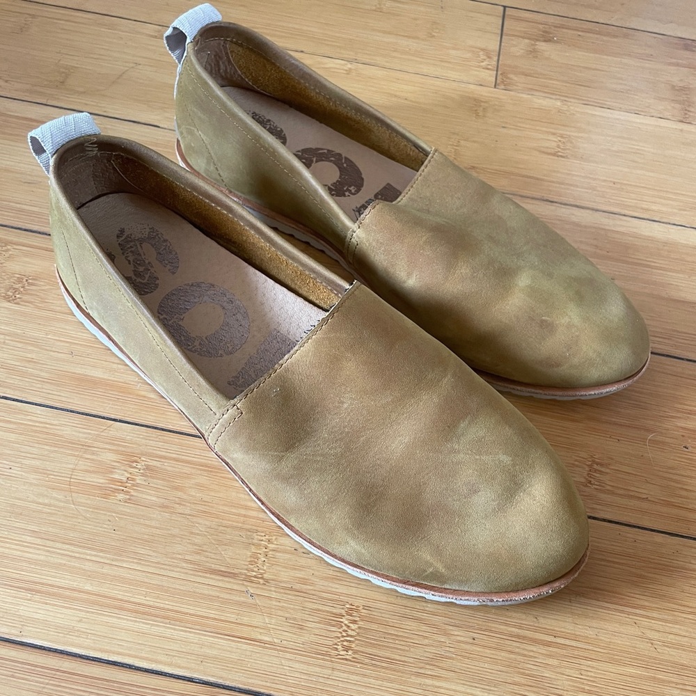 Sorel Ella Leather Slip On Shoes - 10